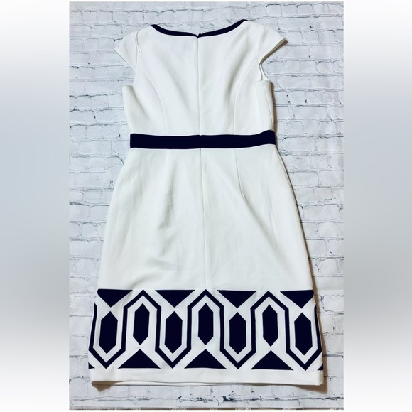 ADRIANNA PAPELL Black Cream V Neckline Cap Sleeve Career Dress 6 Lined Design - Picture 11 of 11